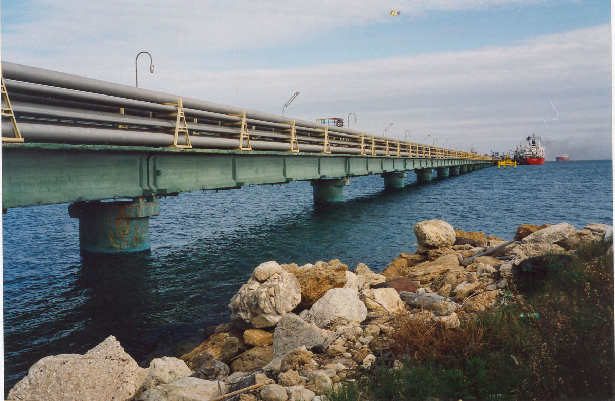 Pipeline shore approach